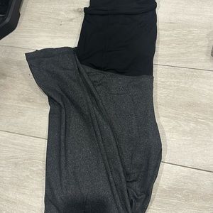Grey maternity leggings with elastic band